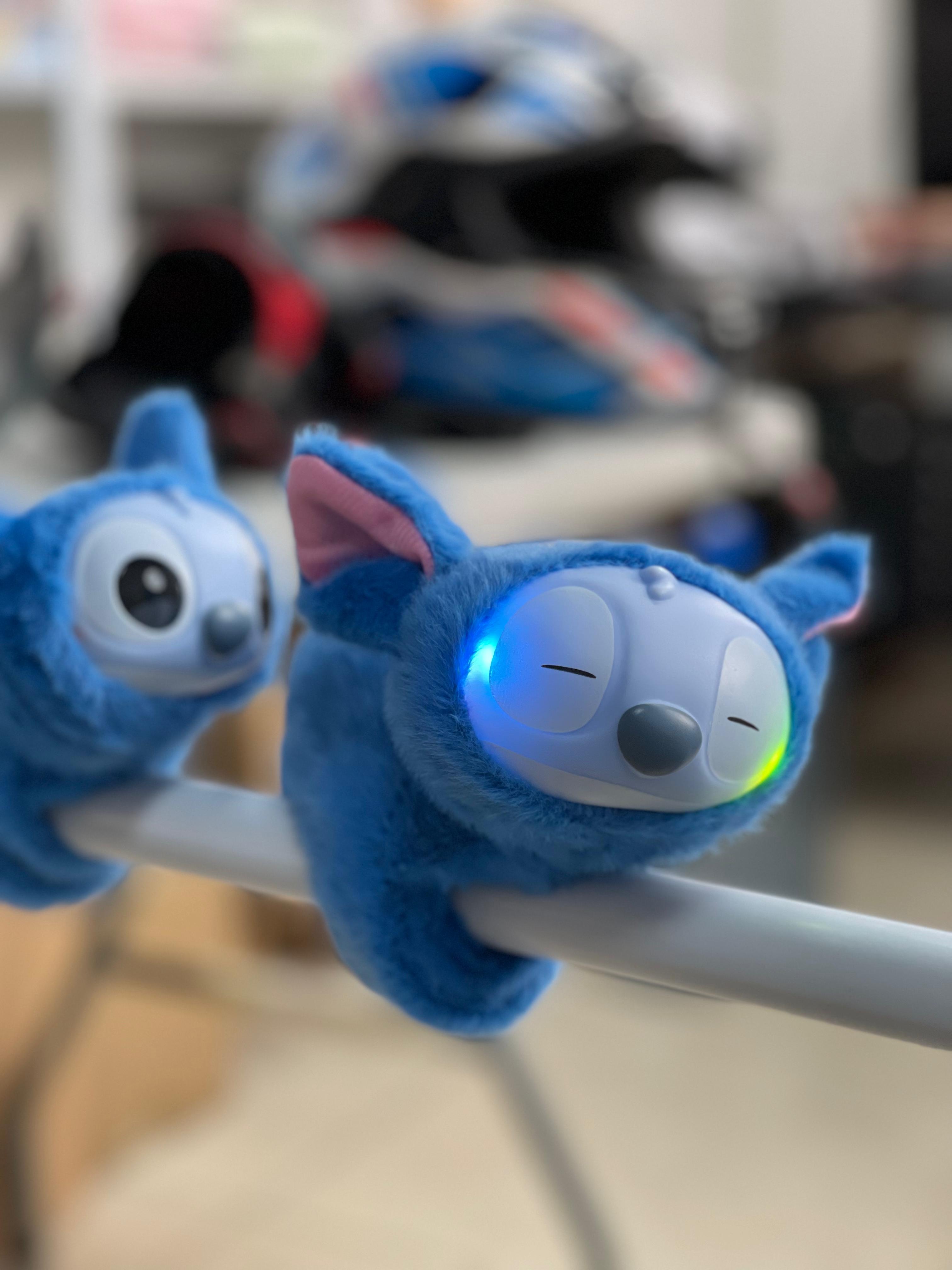 Miniatura 2 de Peluche Stitch Manilla 4 en 1